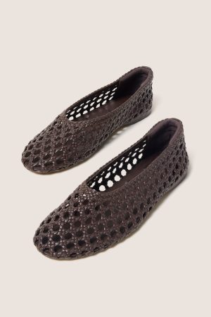 Shira Flat