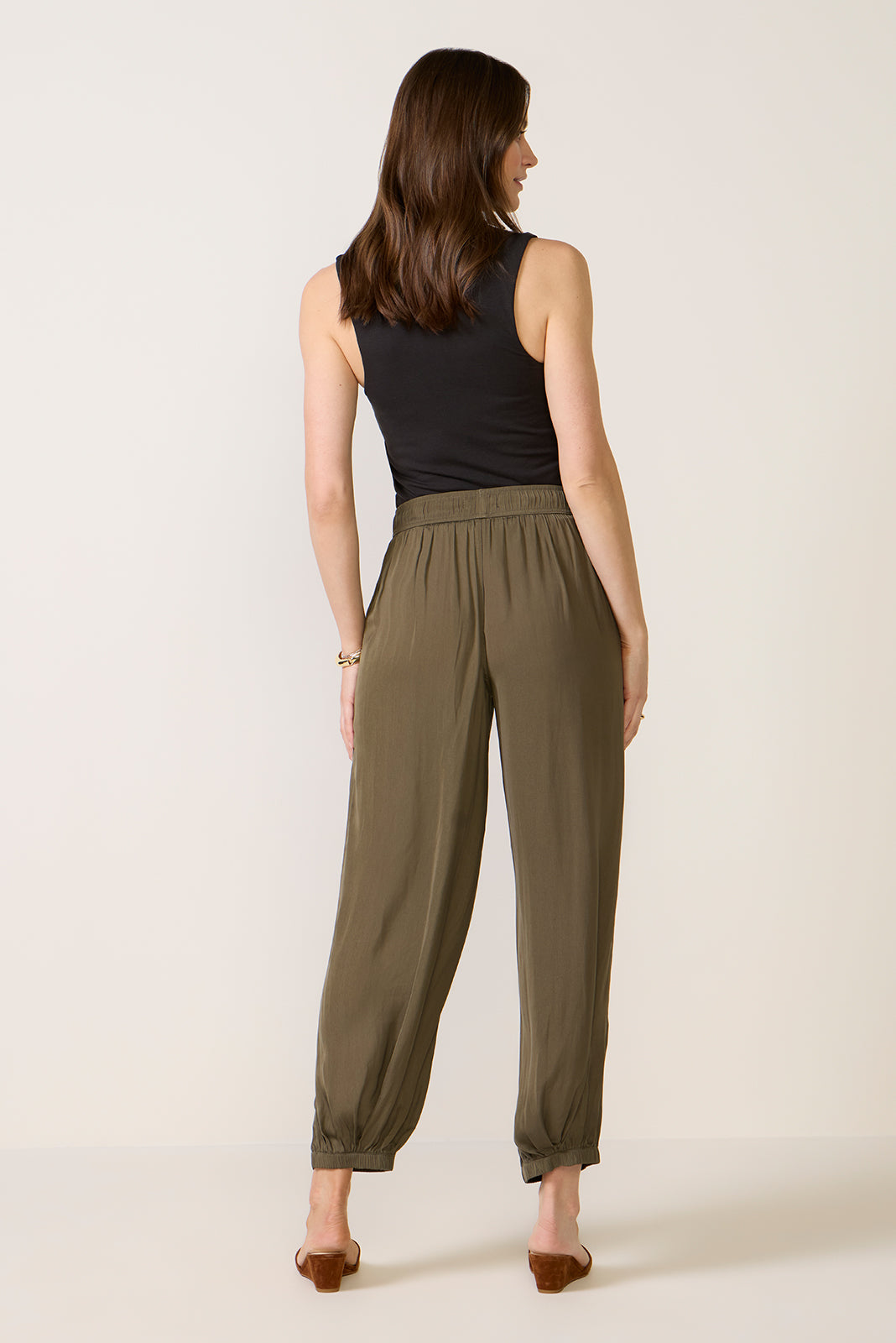 031726_AprilEcomm_CP1356CG6_7895_4-1.jpg