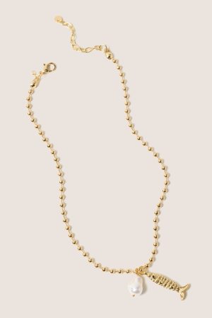 Alma Pendant Necklace