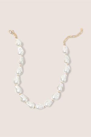 Athena Pearl Necklace