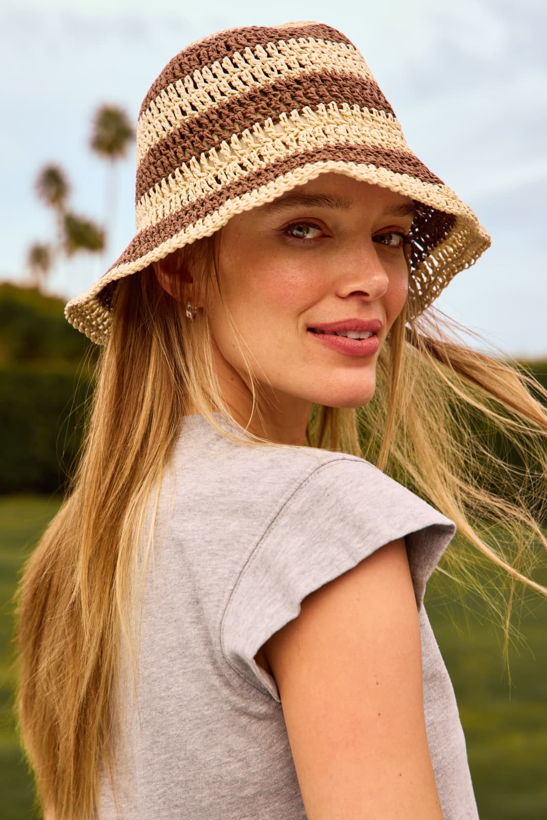 EE_MAY26_26_EV-H050BN_StripedHat_145_1.jpg